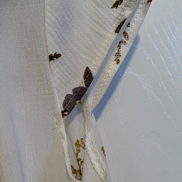 White floral print dress - Picture 10 of 16